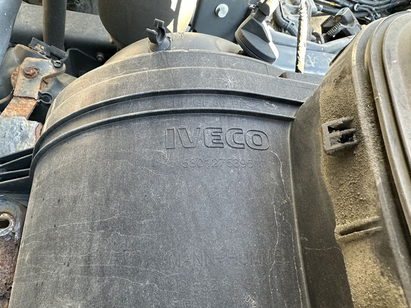 Iveco air filter bucket, box - Sistema de admissão de ar de Caminhão: foto 3 Iveco air filter bucket, box - Sistema de admissão de ar de Caminhão: foto 3