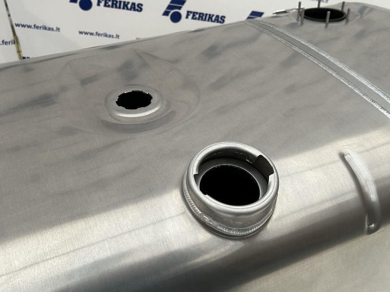 Mercedes-Benz Fuel tank 680L + 120L AdBlue - Tanque de combustível de Caminhão: foto 4 Mercedes-Benz Fuel tank 680L + 120L AdBlue - Tanque de combustível de Caminhão: foto 4