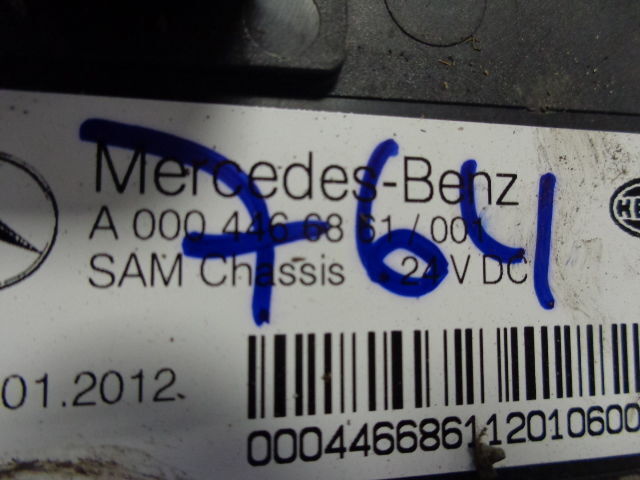 Mercedes-Benz MP4 control unit HELLA - Centralina electrónica de Caminhão: foto 2 Mercedes-Benz MP4 control unit HELLA - Centralina electrónica de Caminhão: foto 2