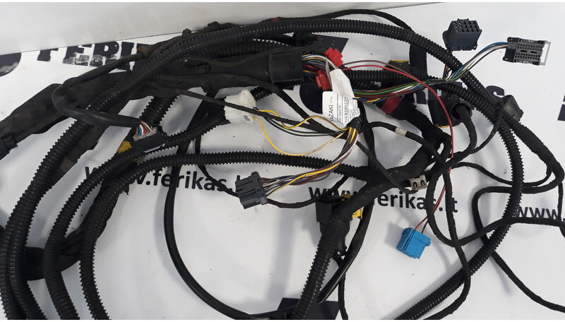 Mercedes-Benz bumper wiring harness - Cables/ Wire harness de Caminhão: foto 3 Mercedes-Benz bumper wiring harness - Cables/ Wire harness de Caminhão: foto 3