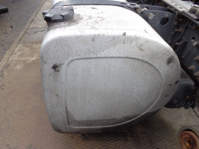 Renault / Volvo Complete aluminum fuel tank new or used 690L - 175cm, wi - Tanque de combustível de Caminhão: foto 3 Renault / Volvo Complete aluminum fuel tank new or used 690L - 175cm, wi - Tanque de combustível de Caminhão: foto 3