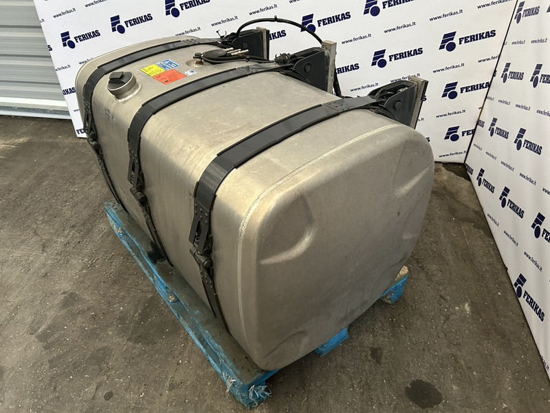 Scania 525L complete fuel tank with fuel optimiser brackets 700x725x124 - Tanque de combustível de Caminhão: foto 3 Scania 525L complete fuel tank with fuel optimiser brackets 700x725x124 - Tanque de combustível de Caminhão: foto 3