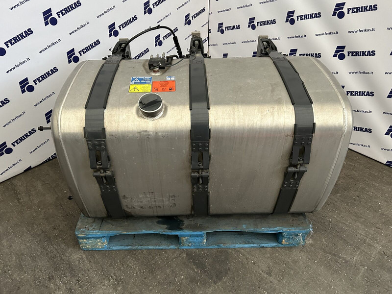 Scania 525L complete fuel tank with fuel optimiser brackets 700x725x124 - Tanque de combustível de Caminhão: foto 1 Scania 525L complete fuel tank with fuel optimiser brackets 700x725x124 - Tanque de combustível de Caminhão: foto 1
