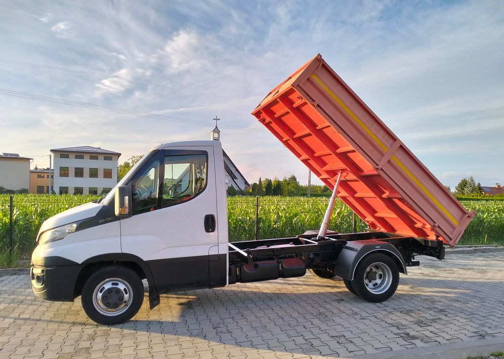 Iveco Daily 35C13 wywrotka wywrot kiper tipper wyklapac - Furgão basculante: foto 3 Iveco Daily 35C13 wywrotka wywrot kiper tipper wyklapac - Furgão basculante: foto 3