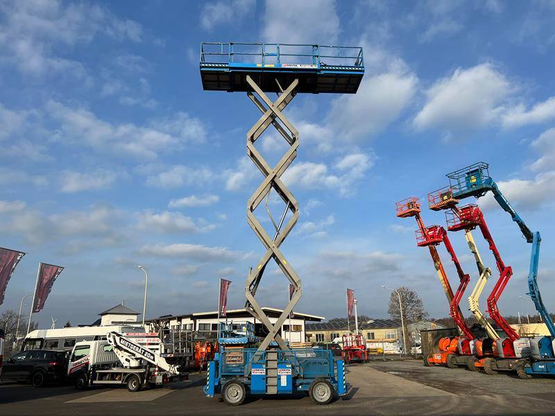 Plataforma de Tijera/ Plataforma de tesoura Genie GS4390 RT diesel 4x4 15m (1541): foto 13