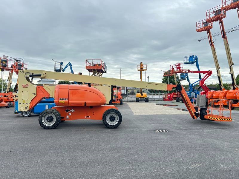 JLG 800AJ diesel 4x4 26m (1787) - Plataforma articulada: foto 2 JLG 800AJ diesel 4x4 26m (1787) - Plataforma articulada: foto 2