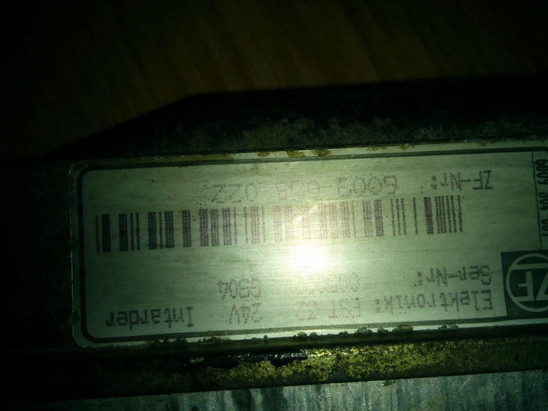 MAN Intarder EST-32 ZF-6009058022 - Centralina electrónica: foto 1 MAN Intarder EST-32 ZF-6009058022 - Centralina electrónica: foto 1