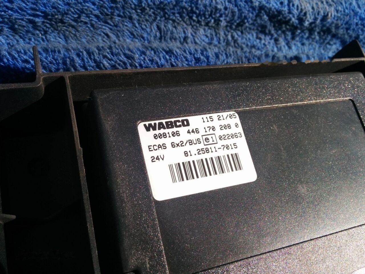 MAN WABCO ECU ZBR2 / 81.25806.7096. 4462100070 MAN CYTI - Centralina electrónica de Ônibus: foto 2 MAN WABCO ECU ZBR2 / 81.25806.7096. 4462100070 MAN CYTI - Centralina electrónica de Ônibus: foto 2
