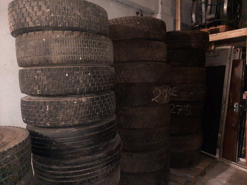 Michelin 295*80R22.5 255*70 \ 275*70* 265\70R19.5 - Pneu de Caminhão: foto 3 Michelin 295*80R22.5 255*70 \ 275*70* 265\70R19.5 - Pneu de Caminhão: foto 3