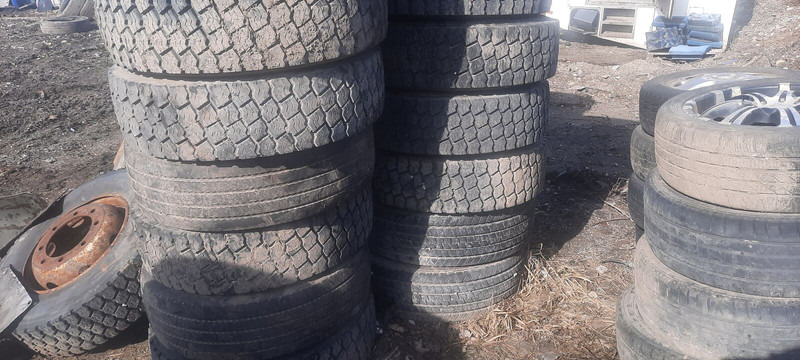 Michelin 295*80R22.5 255*70 \ 275*70* 265\70R19.5 - Pneu de Caminhão: foto 4 Michelin 295*80R22.5 255*70 \ 275*70* 265\70R19.5 - Pneu de Caminhão: foto 4