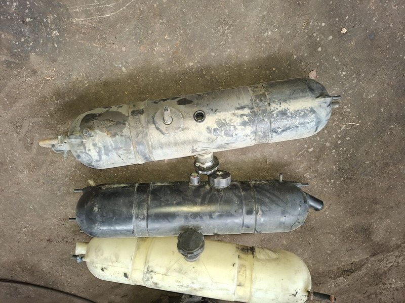 Volvo Scani - Tanque de expansão: foto 5 Volvo Scani - Tanque de expansão: foto 5