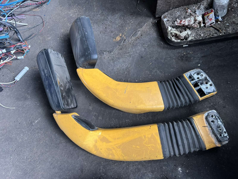 Volvo магнетолы . B12 . Ивеко - Para-choque: foto 5 Volvo магнетолы . B12 . Ивеко - Para-choque: foto 5