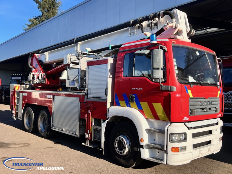 MAN TGA 26.350 Magirus ALP 320L = 32 meter, Waterpump, 6x4, Steel springs - Caminhão: foto 3 MAN TGA 26.350 Magirus ALP 320L = 32 meter, Waterpump, 6x4, Steel springs - Caminhão: foto 3