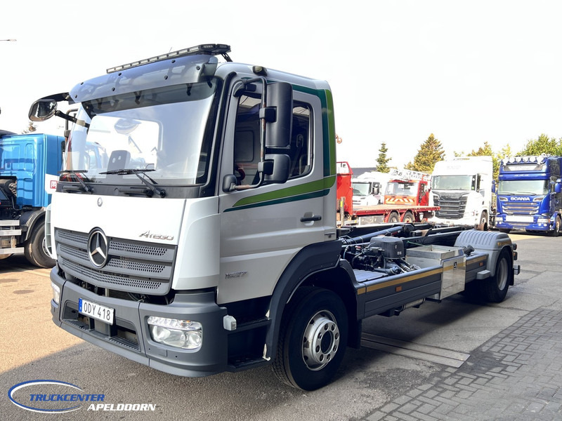 Mercedes-Benz Atego 1527 Manuel, Euro 6, HIAB 10 Tons - Caminhão polibenne: foto 3 Mercedes-Benz Atego 1527 Manuel, Euro 6, HIAB 10 Tons - Caminhão polibenne: foto 3