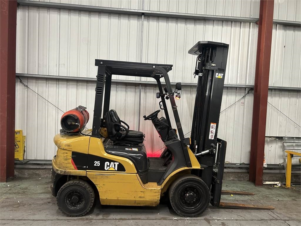 CAT GP25NT - Empilhadeira a gás: foto 5 CAT GP25NT - Empilhadeira a gás: foto 5