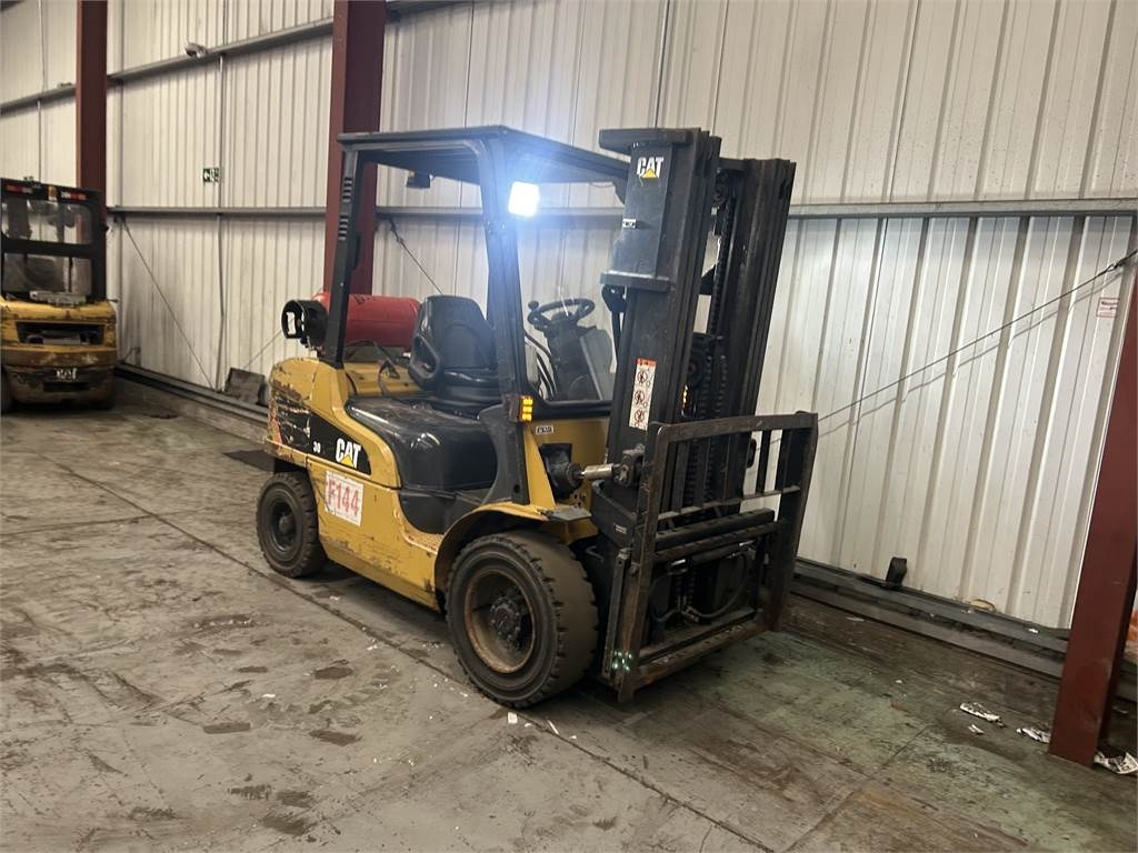 CAT GP30NT - Empilhadeira a gás: foto 4 CAT GP30NT - Empilhadeira a gás: foto 4