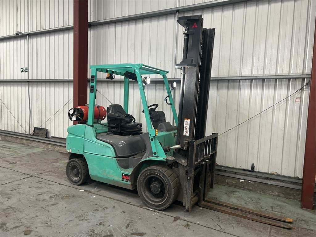 Mitsubishi FG30NT - Empilhadeira a gás: foto 4 Mitsubishi FG30NT - Empilhadeira a gás: foto 4