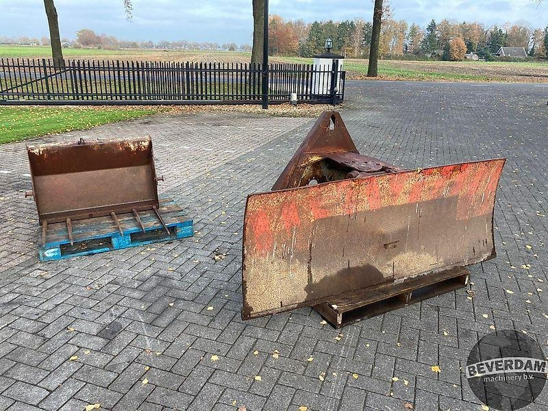 Trator Deutz-fahr Intrac 2004: foto 14