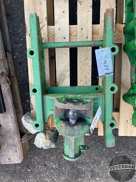 John Deere Trekhaakframe met boventrekhaak - Trator: foto 1 John Deere Trekhaakframe met boventrekhaak - Trator: foto 1