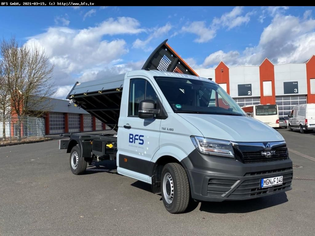 MAN TGE 3.180 4x2 F SB Dreiseitenkipper - Furgão basculante: foto 2 MAN TGE 3.180 4x2 F SB Dreiseitenkipper - Furgão basculante: foto 2
