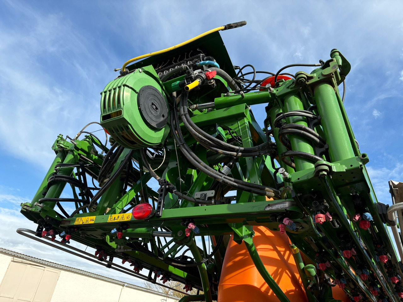 AMAZONE UX 6200 36m GPS - Pulverizador de arrastar: foto 3 AMAZONE UX 6200 36m GPS - Pulverizador de arrastar: foto 3