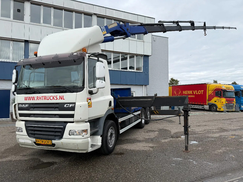 DAF CF 85 6X2 EURO 5 + HMF 37 TON/M + REMOTE CONTROL - Camião de caixa aberta/ Plataforma, Caminhão grua: foto 2 DAF CF 85 6X2 EURO 5 + HMF 37 TON/M + REMOTE CONTROL - Camião de caixa aberta/ Plataforma, Caminhão grua: foto 2