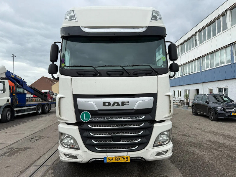 DAF XF 480 6X2 + 2 AXLE HANGER + TRS COOLING + DHOLLANDIA LIFT (2x) - Caminhão frigorífico: foto 2 DAF XF 480 6X2 + 2 AXLE HANGER + TRS COOLING + DHOLLANDIA LIFT (2x) - Caminhão frigorífico: foto 2