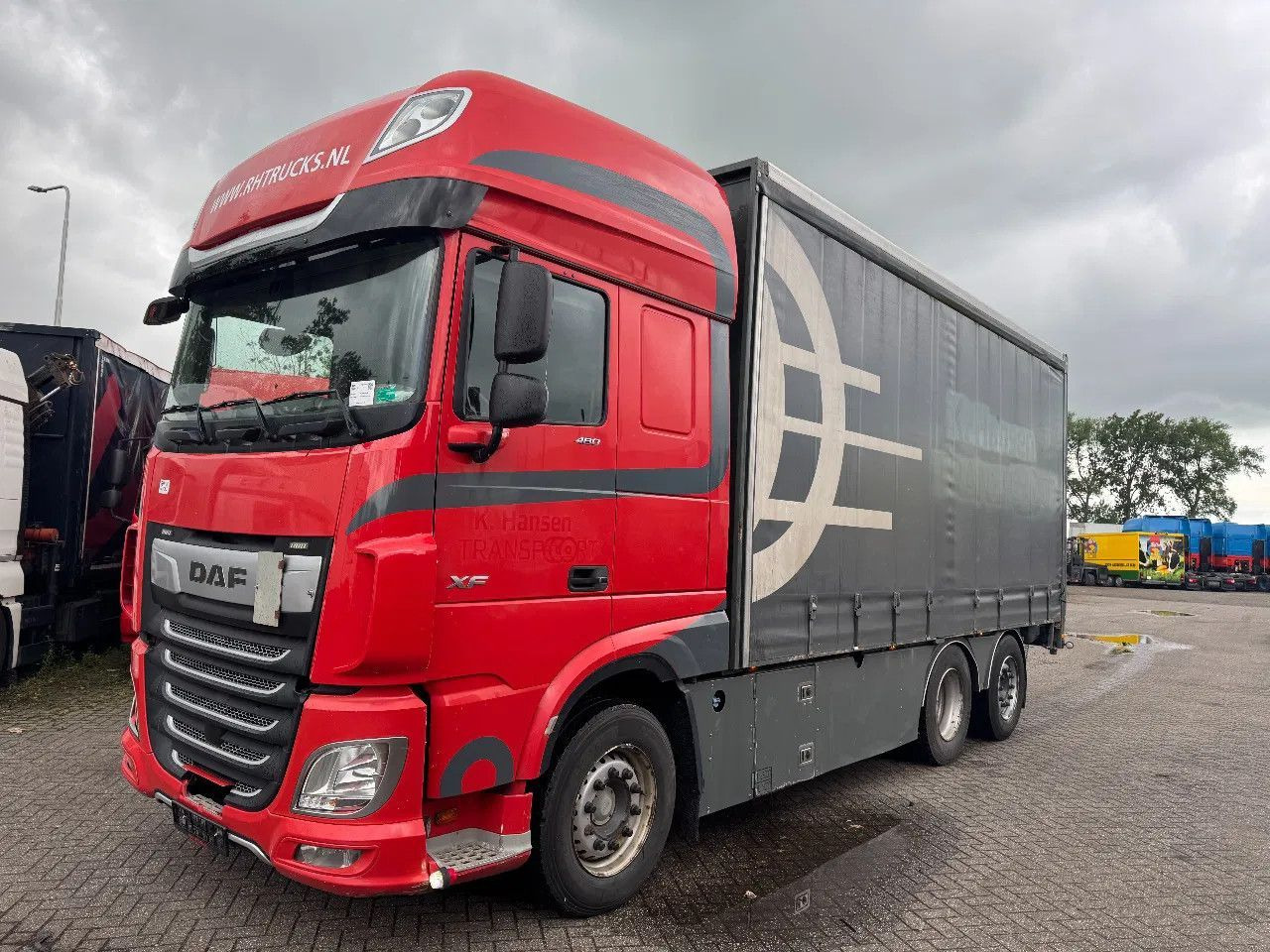 DAF XF 480 6X2 EURO 6 2018AUTOMATIC DAF XF 480 6X2 EURO 6 2018 AUTOMATIC - Caminhão com lona: foto 1 DAF XF 480 6X2 EURO 6 2018AUTOMATIC DAF XF 480 6X2 EURO 6 2018 AUTOMATIC - Caminhão com lona: foto 1