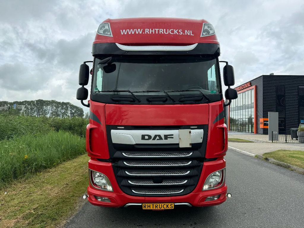 DAF XF 480 6X2 EURO 6 2018AUTOMATIC - Caminhão com lona: foto 2 DAF XF 480 6X2 EURO 6 2018AUTOMATIC - Caminhão com lona: foto 2