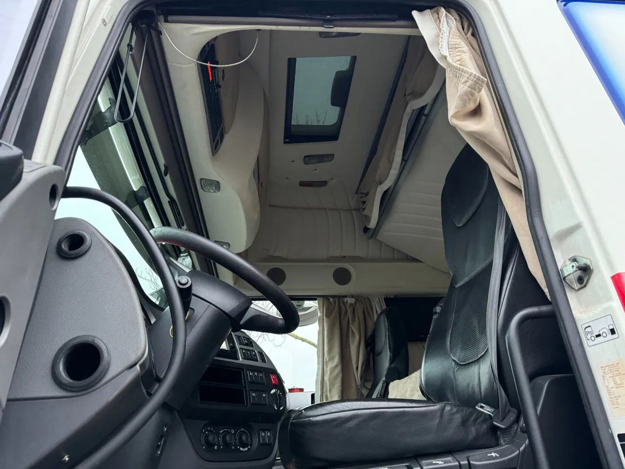 Caminhão furgão nuevo DAF XF 510 6X2 - EURO 6 + RETARDER + ZEPRO LIFT + RE: foto 14