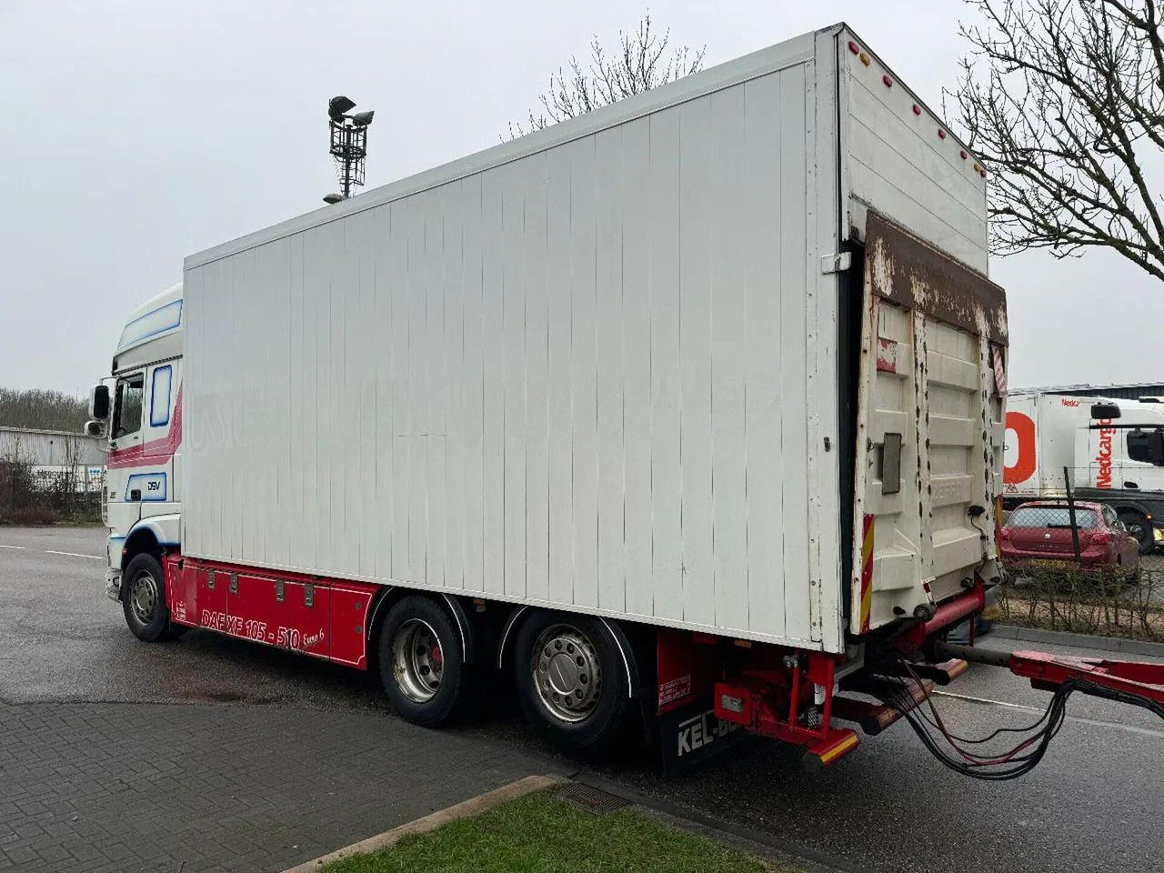Caminhão furgão nuevo DAF XF 510 6X2 - EURO 6 + RETARDER + ZEPRO LIFT + RE: foto 6