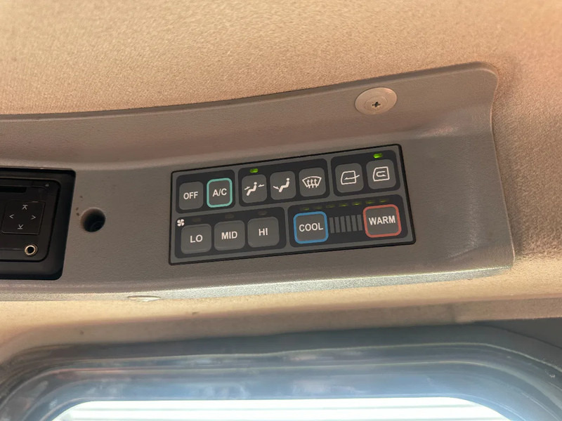 Carregadeira Doosan DL 200 4X4, CE, 6117 HOURS: foto 13