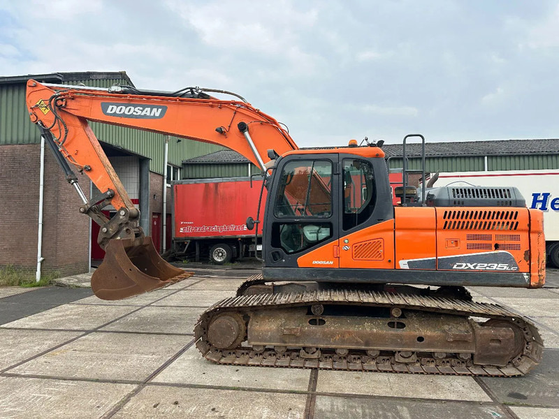 Doosan DX235LC 5 -  ONLY 4226 HOURS - - Escavadora de rastos: foto 1 Doosan DX235LC 5 -  ONLY 4226 HOURS - - Escavadora de rastos: foto 1