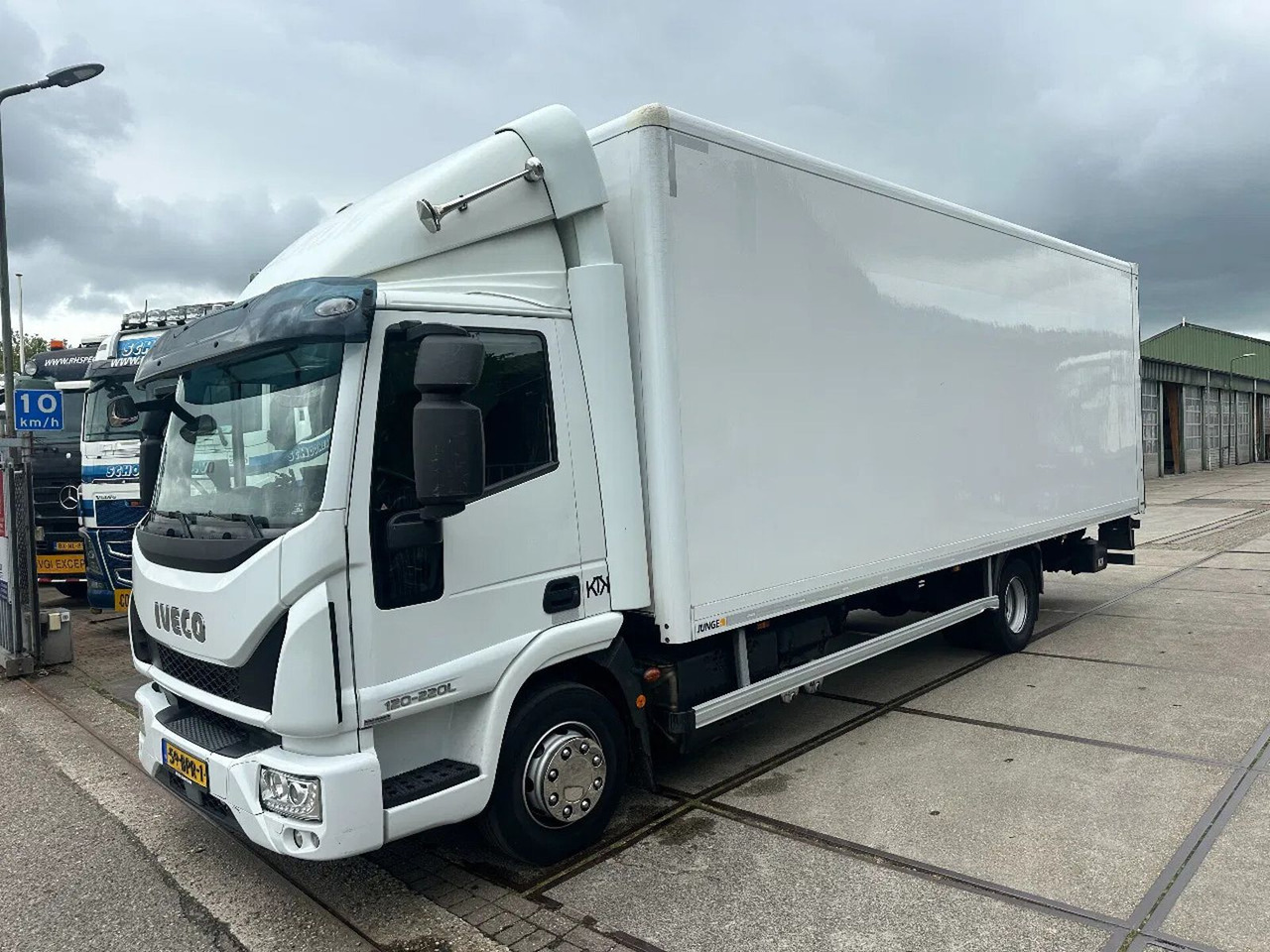 Iveco ML 120 -220 L, DHOLLANDIA LIFT, BOX 730X250X240 - Caminhão furgão: foto 1 Iveco ML 120 -220 L, DHOLLANDIA LIFT, BOX 730X250X240 - Caminhão furgão: foto 1