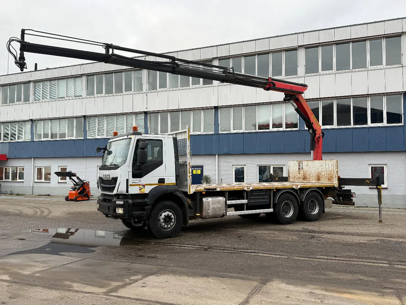 Iveco Trakker 360 6X4 EURO 6 + PALFINGER PK20001K + REMOTE CONTROL - Camião de caixa aberta/ Plataforma, Caminhão grua: foto 3 Iveco Trakker 360 6X4 EURO 6 + PALFINGER PK20001K + REMOTE CONTROL - Camião de caixa aberta/ Plataforma, Caminhão grua: foto 3