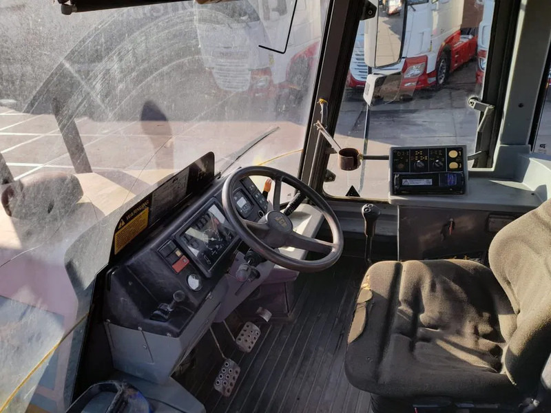 JCB HMV 155T-65 HMV 155T-65 FASTRAC 4X4 - Trator: foto 4 JCB HMV 155T-65 HMV 155T-65 FASTRAC 4X4 - Trator: foto 4