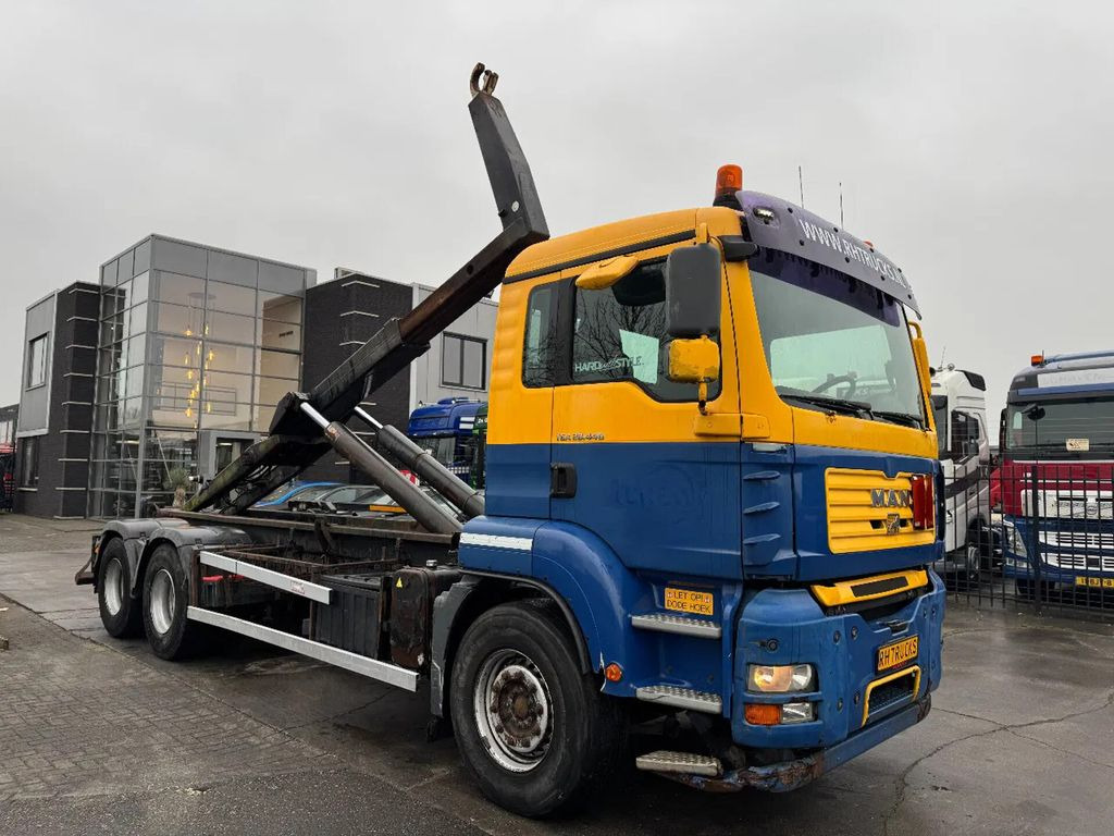 MAN TGA 28.440 6X2 - EURO 4 + VDL HOOK + LIFT AXLE - Caminhão polibenne: foto 2 MAN TGA 28.440 6X2 - EURO 4 + VDL HOOK + LIFT AXLE - Caminhão polibenne: foto 2