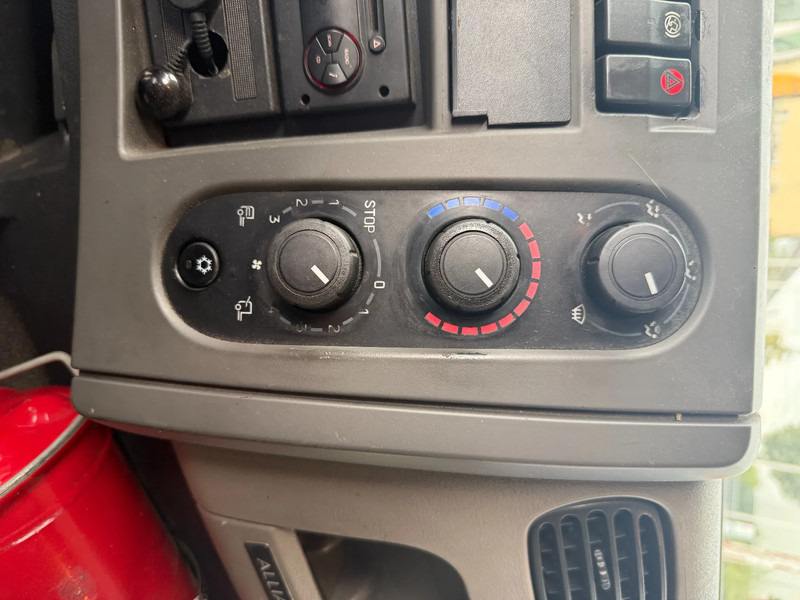 Renault Premium 380 380 6X2 STUURAS - Caminhão furgão: foto 5 Renault Premium 380 380 6X2 STUURAS - Caminhão furgão: foto 5