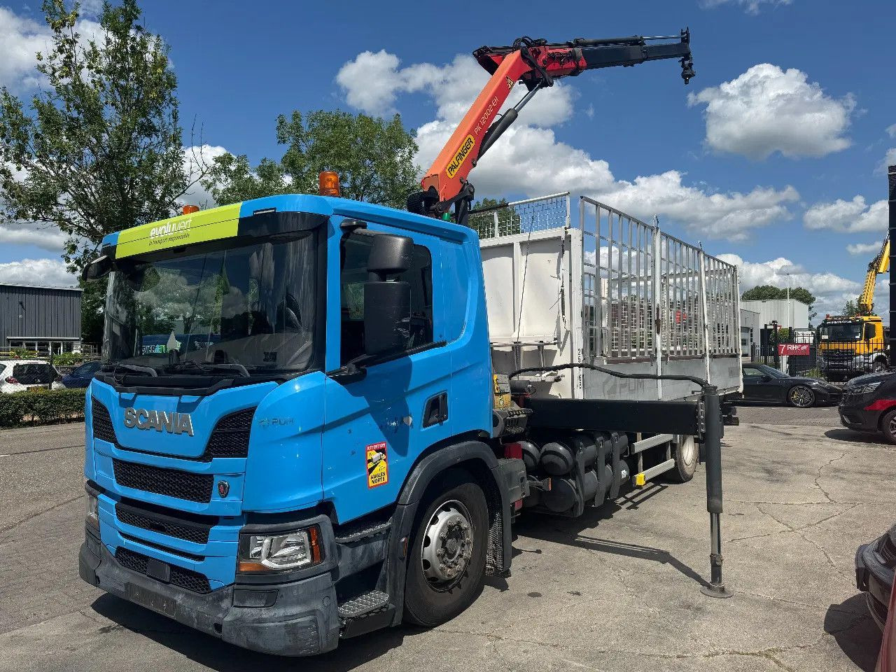 Scania P280 4X2 EURO 6 PALFINGER PK12002 + REMOTE CONTR - Camião de caixa aberta/ Plataforma, Caminhão grua: foto 2 Scania P280 4X2 EURO 6 PALFINGER PK12002 + REMOTE CONTR - Camião de caixa aberta/ Plataforma, Caminhão grua: foto 2