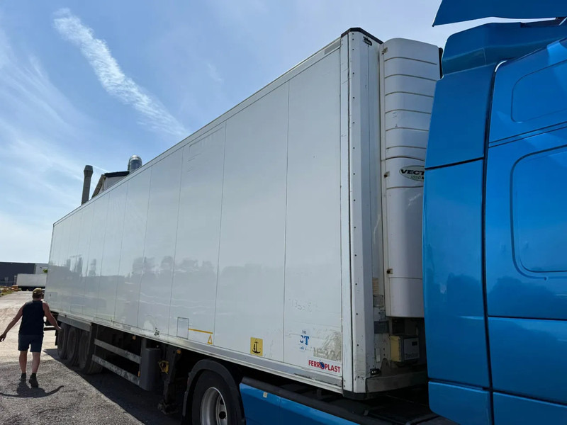 Schmitz Cargobull Schmitz Cargobull PRICES FROM €6950 TO €8950,- 40 X CARRIER 1850 MT D/E SAF AXELS - Semireboque frigorífico: foto 4 Schmitz Cargobull Schmitz Cargobull PRICES FROM €6950 TO €8950,- 40 X CARRIER 1850 MT D/E SAF AXELS - Semireboque frigorífico: foto 4