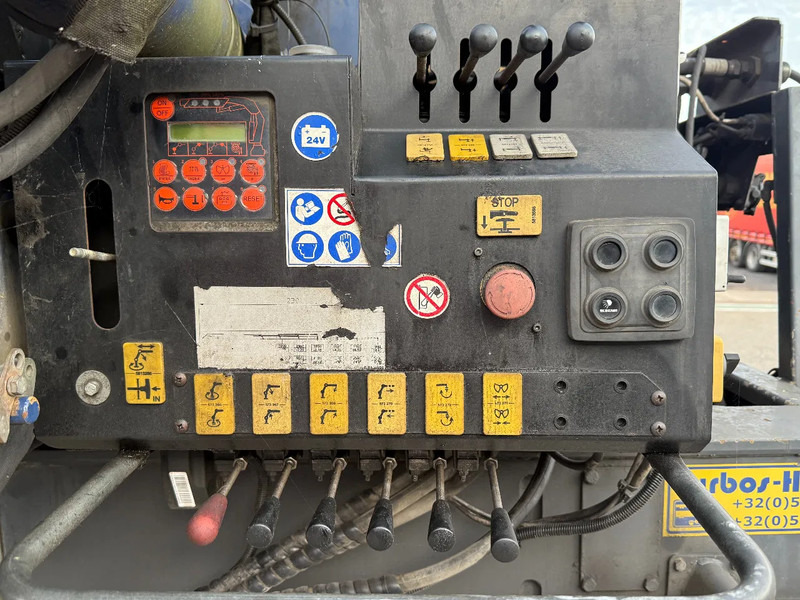 Semi-reboque plataforma/ Caixa aberta TURBO'S HOET 3 AXLE + AMCO-VEBA V929 6S CRANE + REMOTE: foto 10 Semi-reboque plataforma/ Caixa aberta TURBO'S HOET 3 AXLE + AMCO-VEBA V929 6S CRANE + REMOTE: foto 10