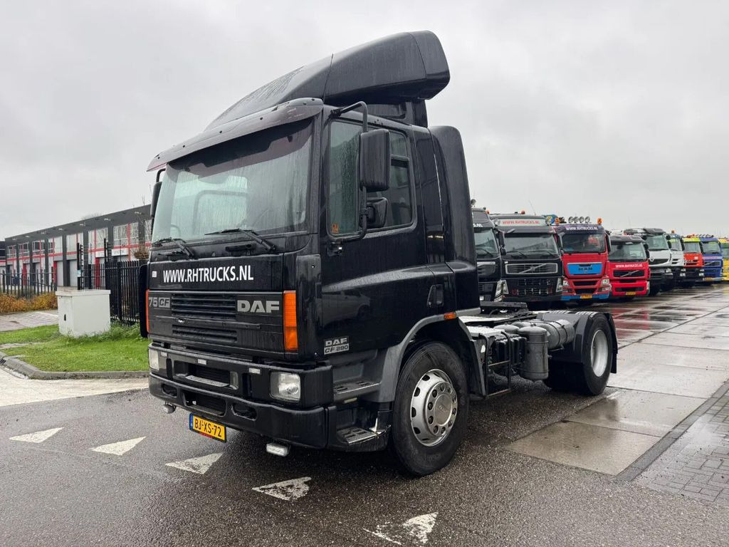 DAF CF 75.290 4X2 EURO 3 MANUAL GEAR + VANGMUIL - Tractor: foto 1 DAF CF 75.290 4X2 EURO 3 MANUAL GEAR + VANGMUIL - Tractor: foto 1