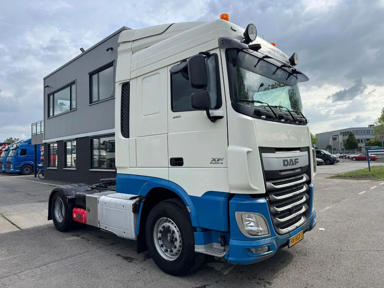 DAF XF 440 4X2 EURO 6 SPOILERS HOLLAND TRUCK - Tractor: foto 3 DAF XF 440 4X2 EURO 6 SPOILERS HOLLAND TRUCK - Tractor: foto 3