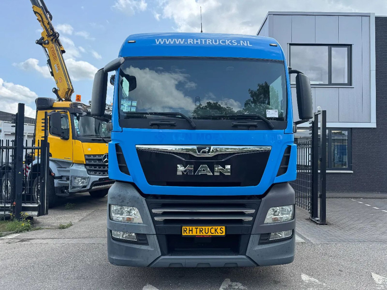 MAN TGX 18.460 4X2 EURO 6 ONLY 439042 KM TÜV TILL 02 - Tractor: foto 2 MAN TGX 18.460 4X2 EURO 6 ONLY 439042 KM TÜV TILL 02 - Tractor: foto 2
