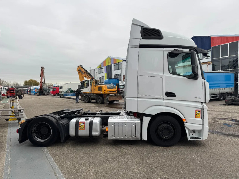 Mercedes-Benz Actros 1842 4X2 EURO 6 MEGA DOUBLE TANK - Tractor: foto 4 Mercedes-Benz Actros 1842 4X2 EURO 6 MEGA DOUBLE TANK - Tractor: foto 4