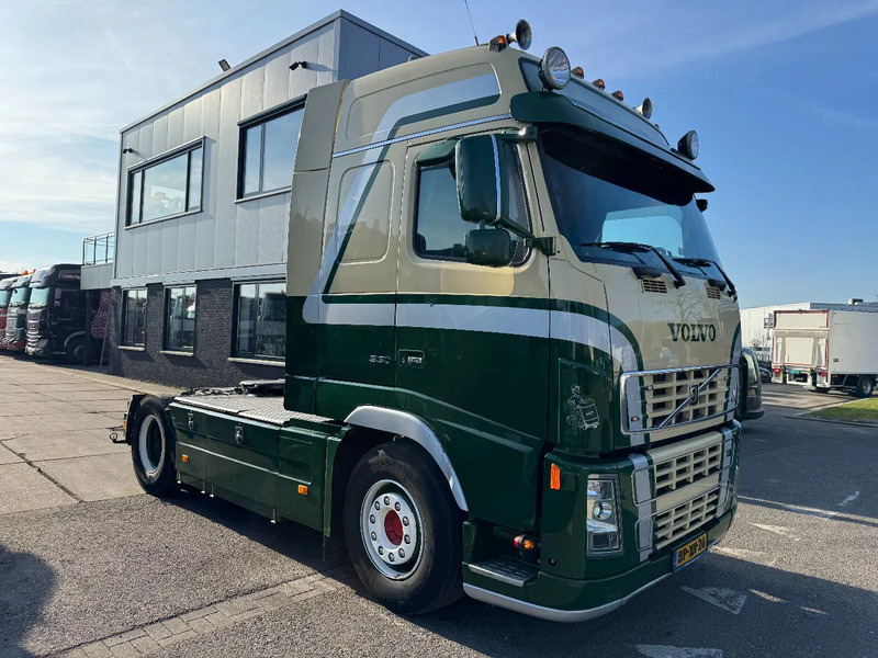Volvo FH 16.550 4X2 - EURO 3 + FULL SPOILER + MANUAL GEAR - Tractor: foto 3 Volvo FH 16.550 4X2 - EURO 3 + FULL SPOILER + MANUAL GEAR - Tractor: foto 3