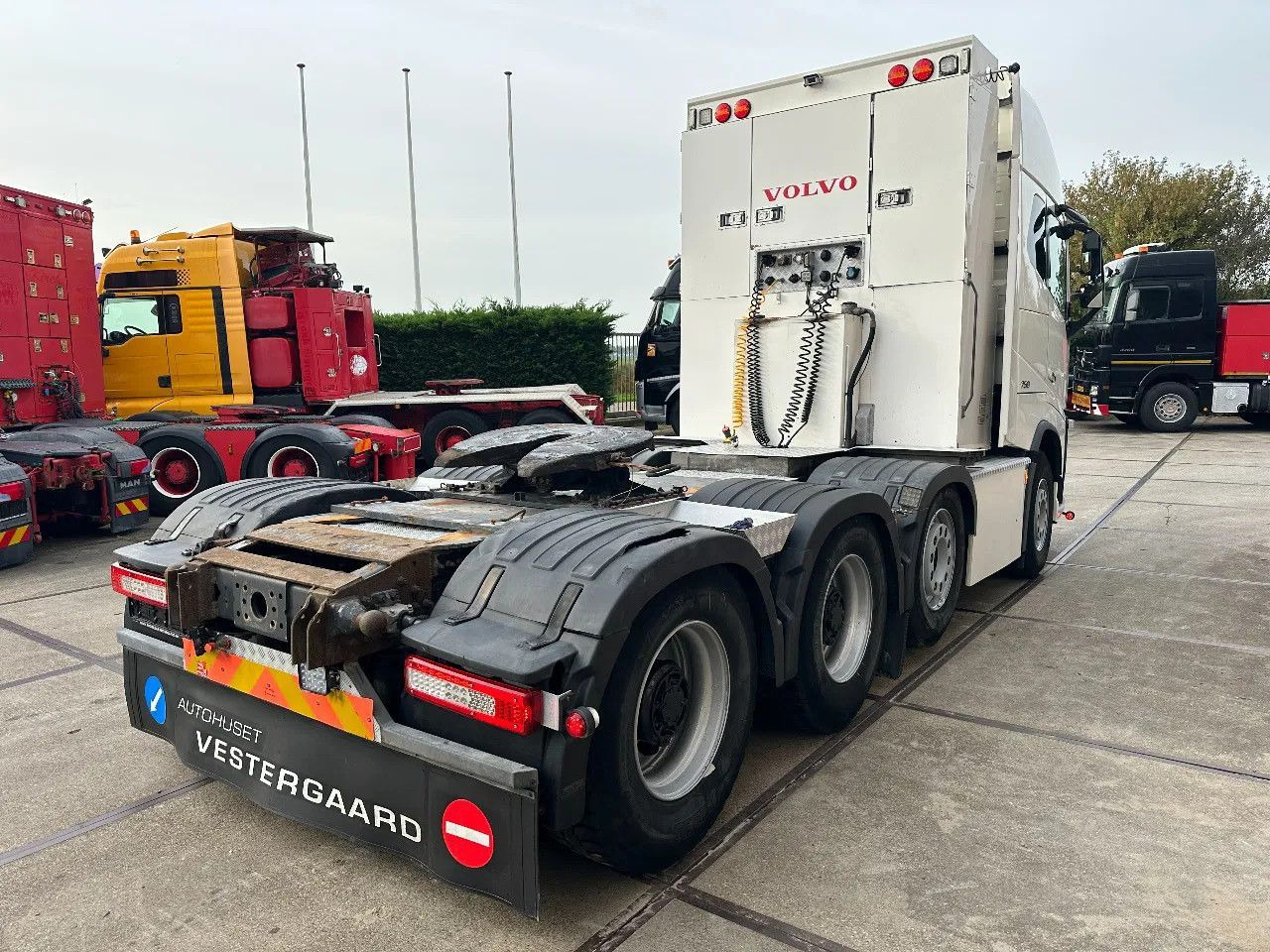 Volvo FH 16.750 8X4, 180 TON POWER STEERING HYDRAULIC - Tractor: foto 5 Volvo FH 16.750 8X4, 180 TON POWER STEERING HYDRAULIC - Tractor: foto 5