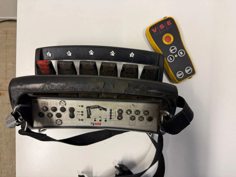 Van Hool VHLO-205 AN, HIAB 099E-1HIPRO REMOTE CONTROLE - Semi-reboque plataforma/ Caixa aberta: foto 3 Van Hool VHLO-205 AN, HIAB 099E-1HIPRO REMOTE CONTROLE - Semi-reboque plataforma/ Caixa aberta: foto 3