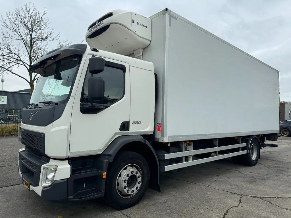 Volvo FE 250 4X2 - EURO 6 + THERMOKING T-500R + DHOLLA - Caminhão frigorífico: foto 1 Volvo FE 250 4X2 - EURO 6 + THERMOKING T-500R + DHOLLA - Caminhão frigorífico: foto 1