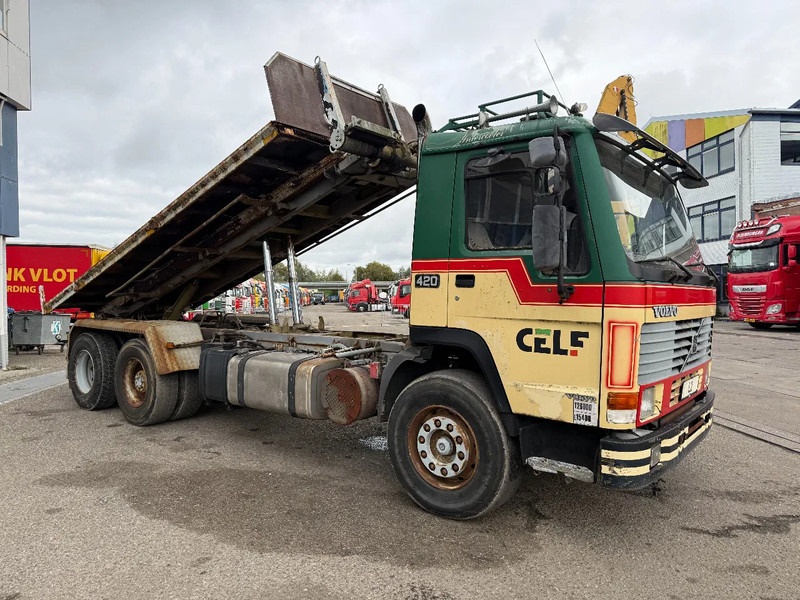 Volvo FL 12.420 6X2 MANUAL GEAR / FULL STEEL SUSP. / 10 TYRES / HUB REDUCT. + CABLELIFT TIPPER + CONTAINER FLATBED - Caminhão com sistema de cabo: foto 3 Volvo FL 12.420 6X2 MANUAL GEAR / FULL STEEL SUSP. / 10 TYRES / HUB REDUCT. + CABLELIFT TIPPER + CONTAINER FLATBED - Caminhão com sistema de cabo: foto 3